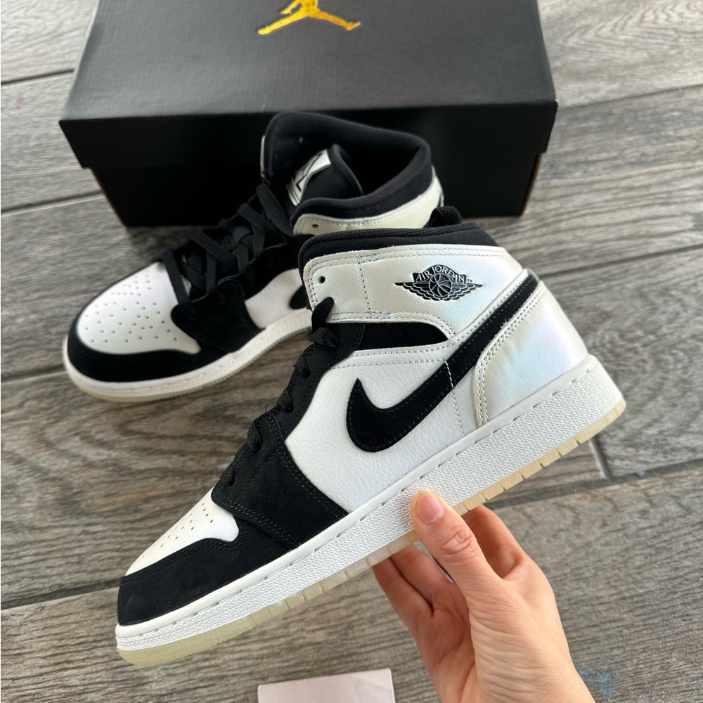 Brand New Jordan 1 Mid Diamond Shorts Black White Big Kids Shoes DN4321-100 - Picture 2 of 9